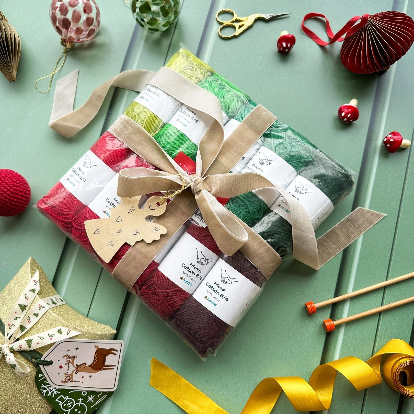 Friends Cotton 8/4 Christmas Color Pack (Limited Edition) - Image 3